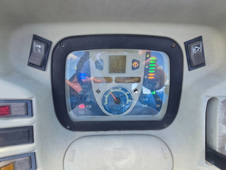 new-holland-t4030-image-29