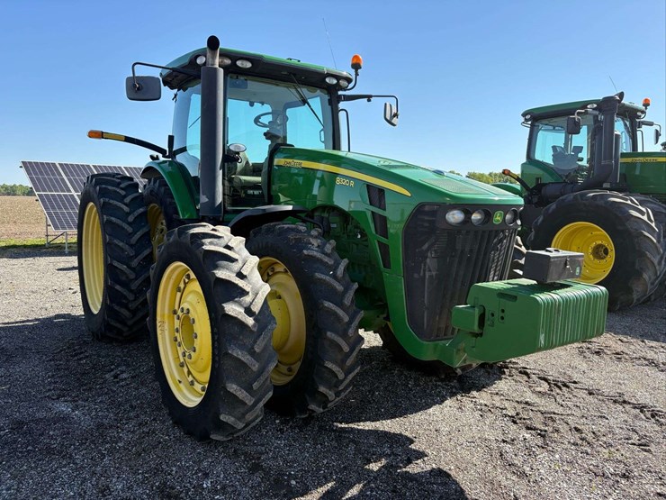 2010-john-deere-8320r-image-22