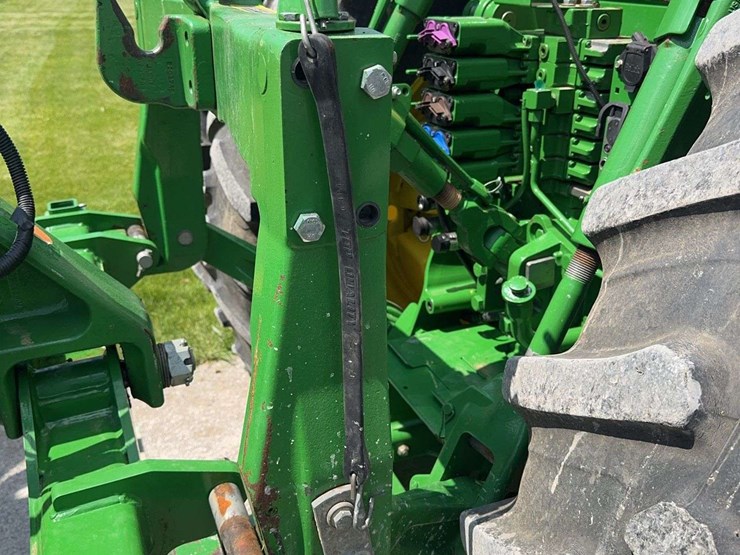 2013-john-deere-8285r-image-66