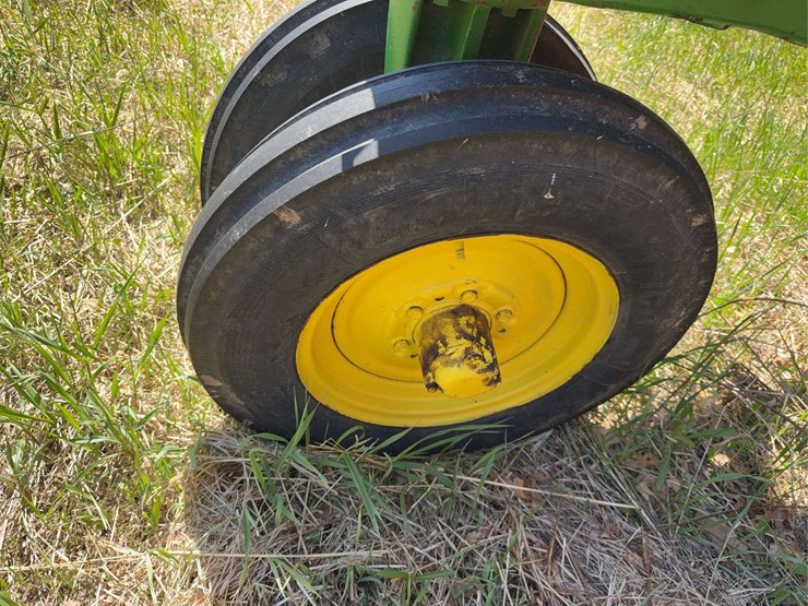 john-deere-630-image-9