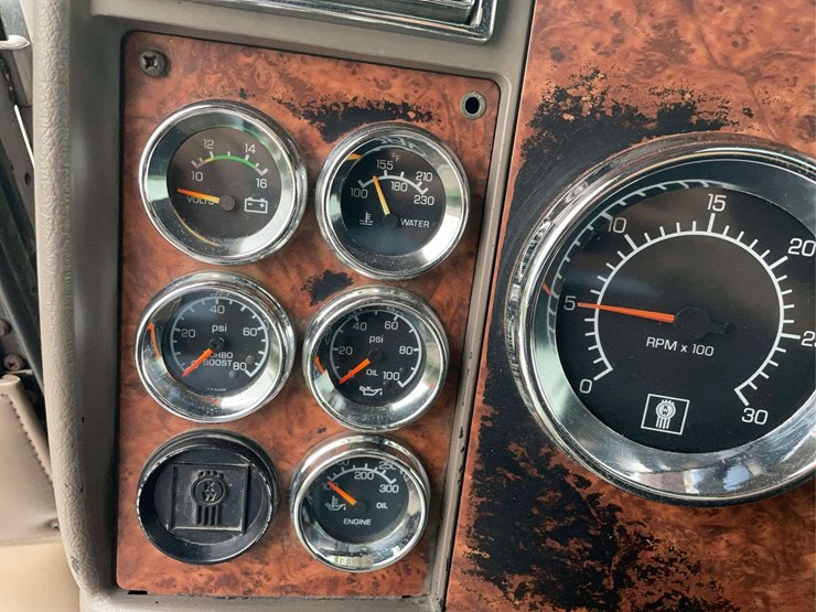 2004-kenworth-t600-image-45