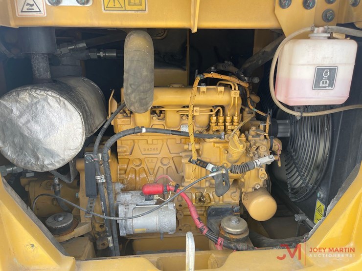 2021-caterpillar-305.5e2-image-12