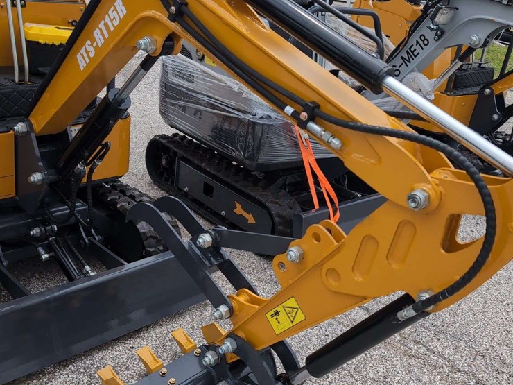 ats-mini-excavator-ats-rt15r--15hp---roof-damaged-image-3