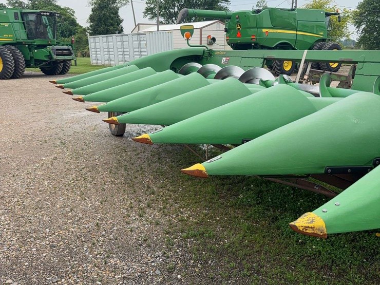 2011-john-deere-608-image-2