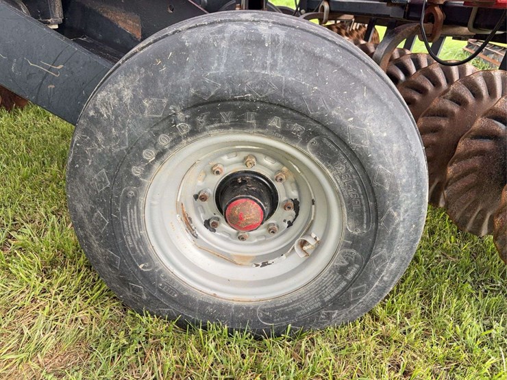 case-ih-330-image-43