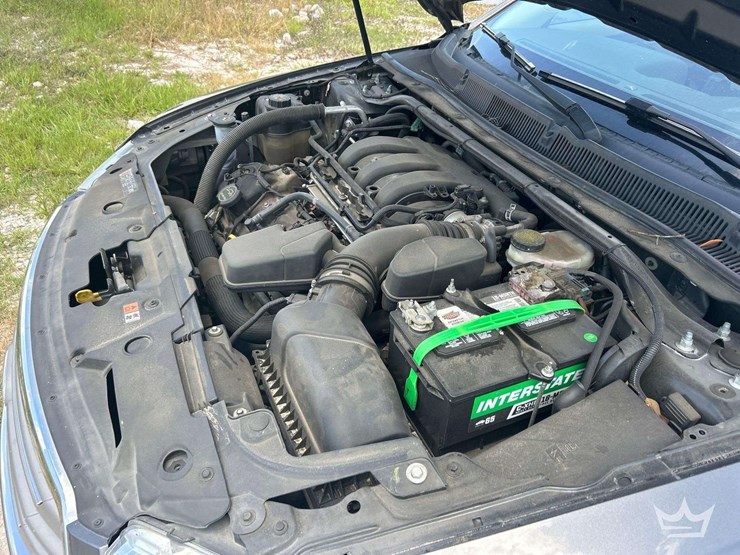 2015-ford-taurus-sedan-image-8