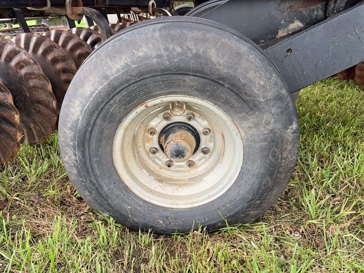 case-ih-330-image-38