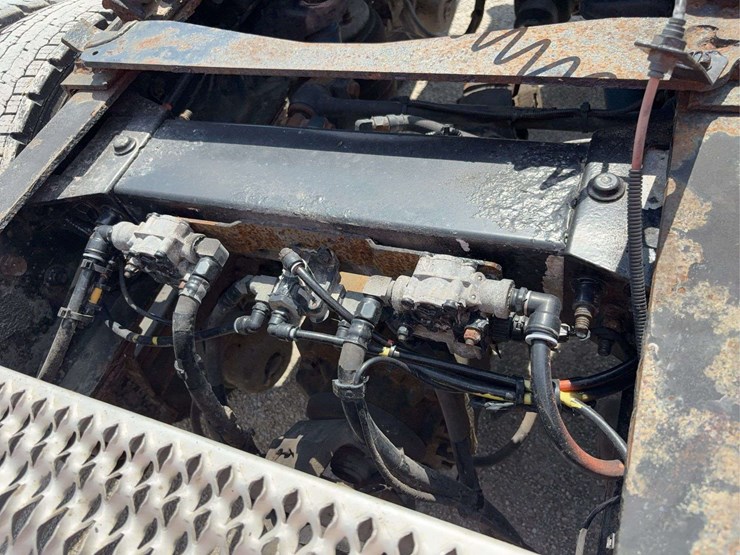 peterbilt-579-image-76