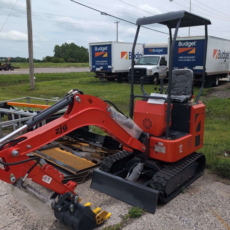 ZJG Mini Excavator ZJ-12 - RED