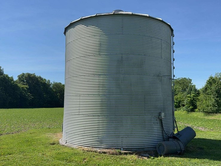 3200-bushel-grain-bin,-18ft,-with-fan,-3-phase,-floor-is-15-years-old,-electric-6''-unload,-buyer-removes-themselves-image-1