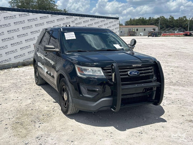 2017-ford-explorer-image-2