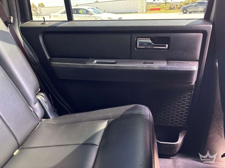 2016-ford-expedition-xlt-image-21