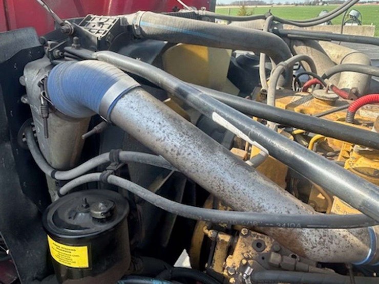2002-freightliner-fl80-image-37