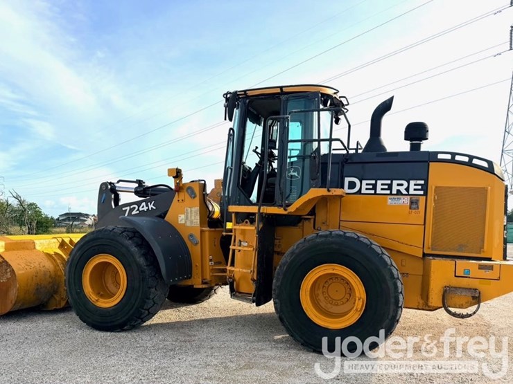 2019-deere-724k-image-5