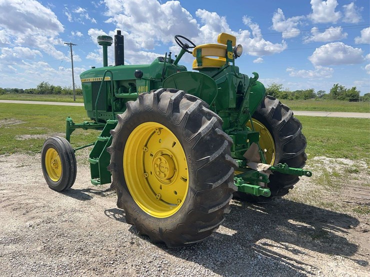 john-deere-4010-image-3