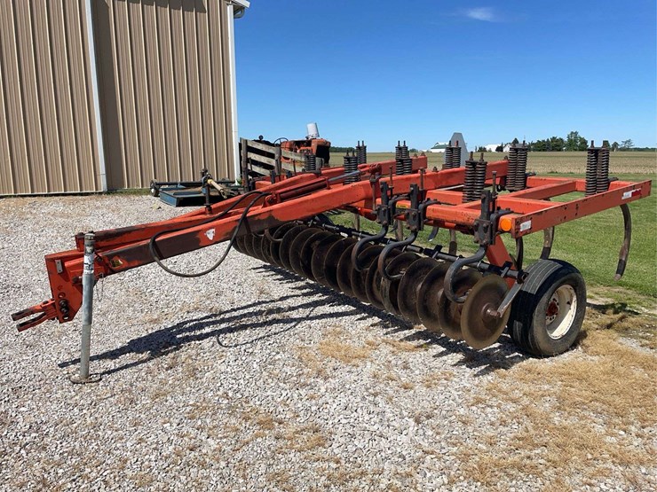 allis-chalmers-9-shank-min-till-disk-chisel-image-1