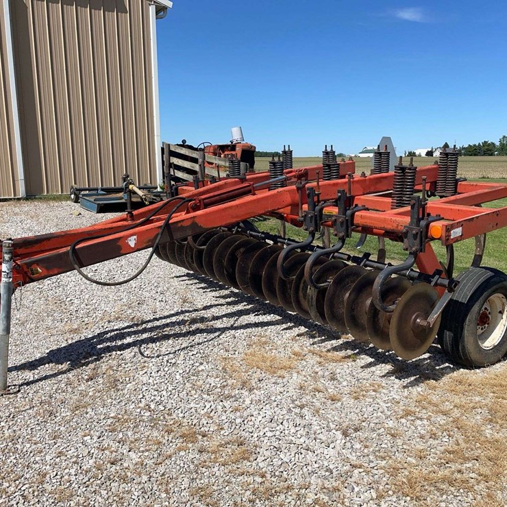 Allis Chalmers 9 Shank Min-Till disk chisel