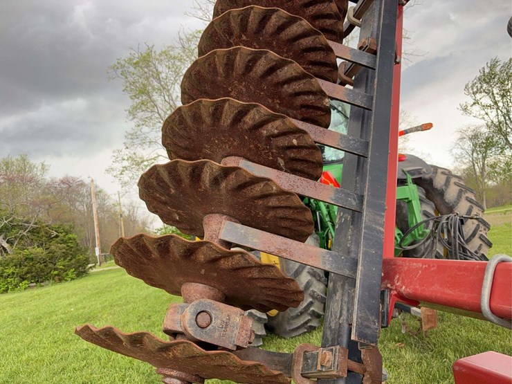 case-ih-330-image-23
