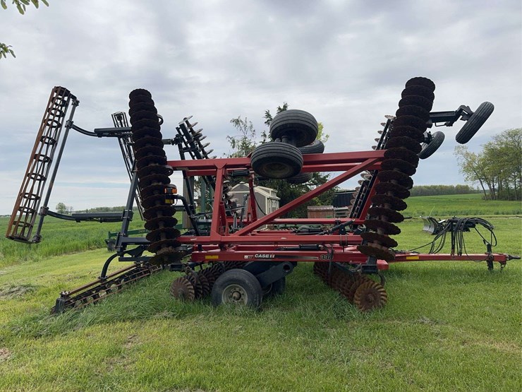 case-ih-330-image-4