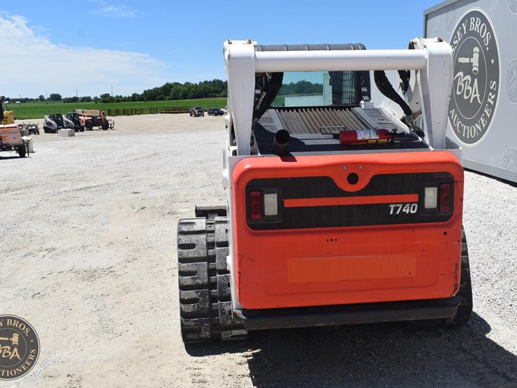 2022-bobcat-t740-image-4