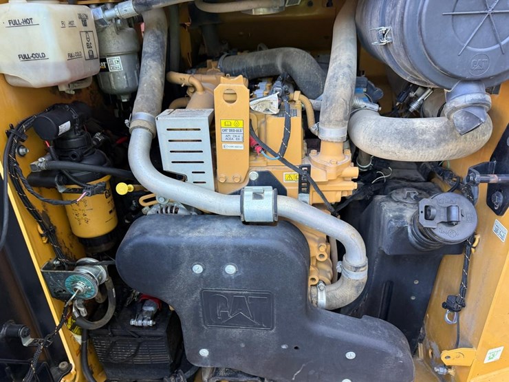 2021-caterpillar-259d3-image-17