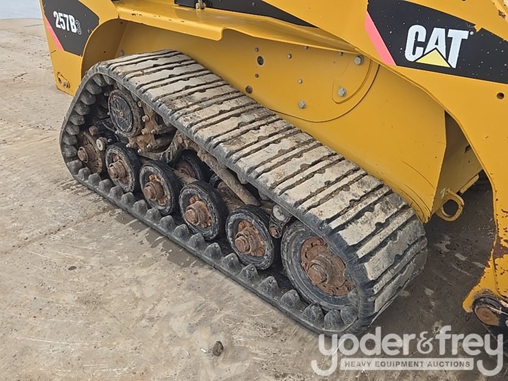 2011-caterpillar-257b3-image-14