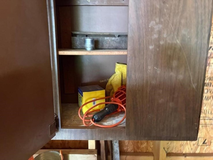 contents-of-shelves-&-hardware-image-2