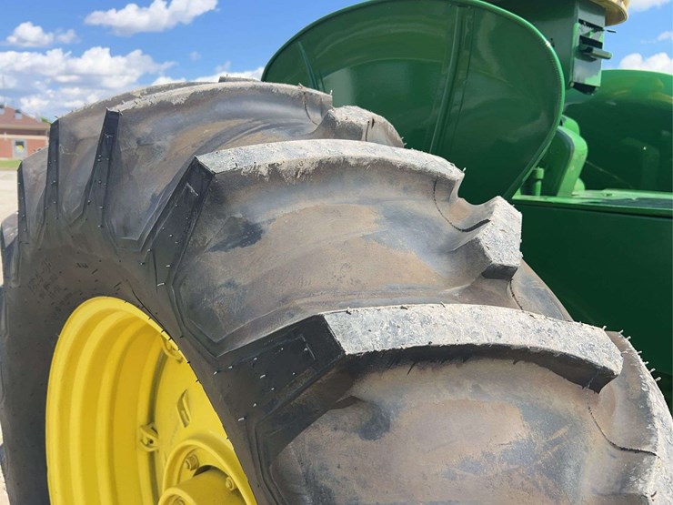 john-deere-4010-image-45
