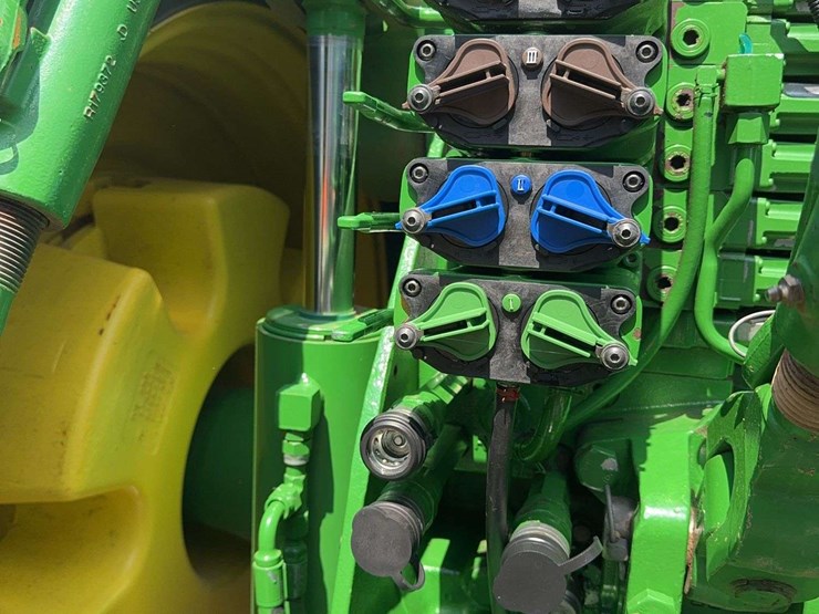 2013-john-deere-8285r-image-68