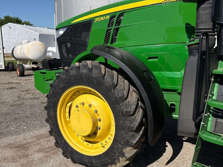2012-john-deere-7230r-image-14