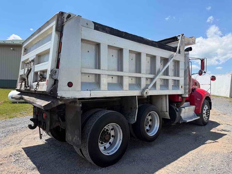 2011-peterbilt-337-image-5