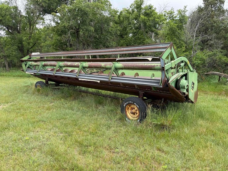 john-deere-224-image-2