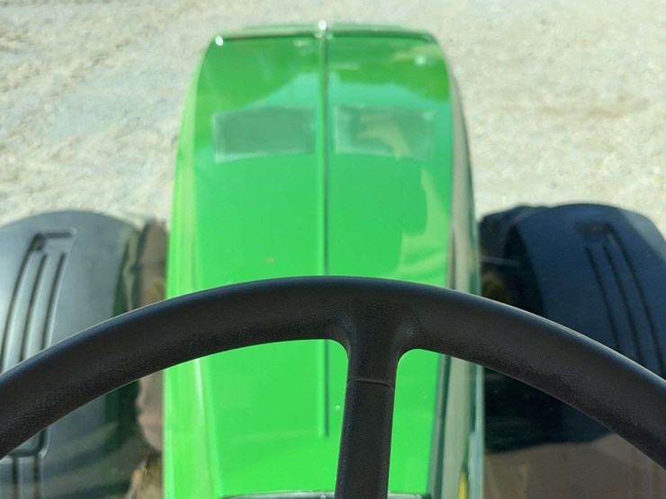 2011-john-deere-8260r-image-46