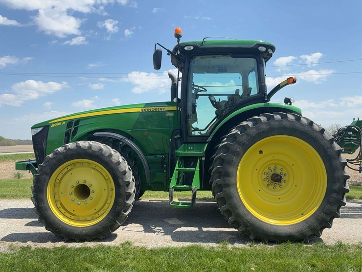 2013-john-deere-8285r-image-4