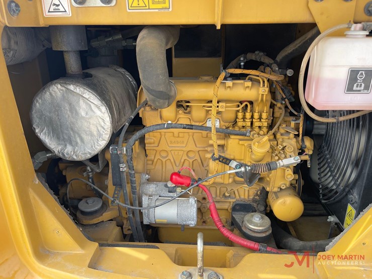 2021-caterpillar-305.5e2-image-11