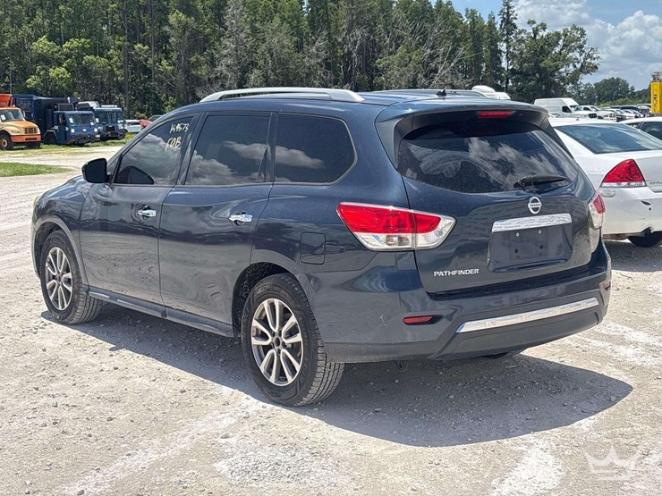 2015-nissan-pathfinder-image-4