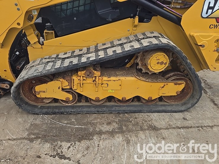 2023-caterpillar-259d3-image-10