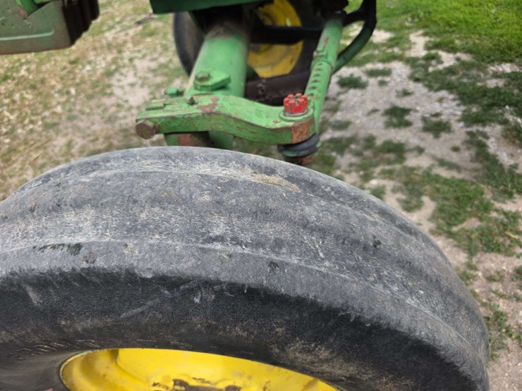 john-deere-3010-image-17