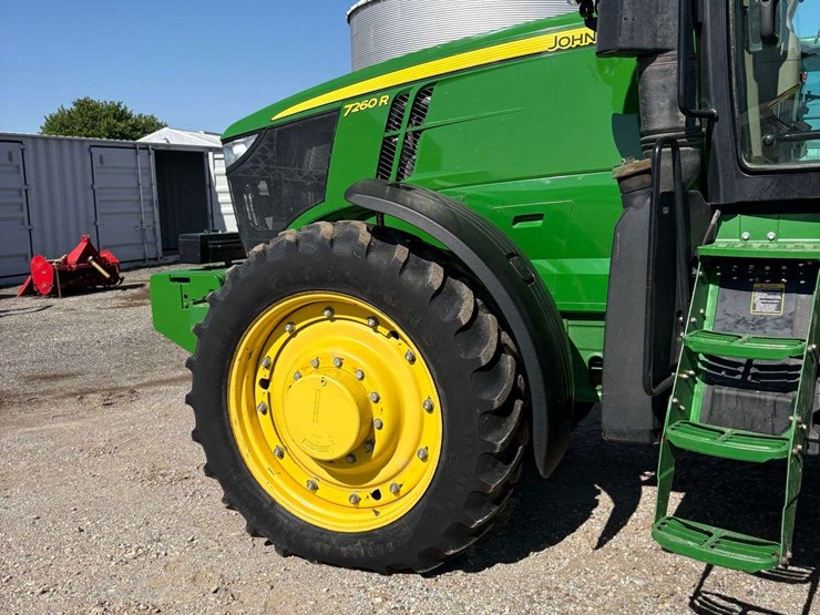 2011-john-deere-7260r-image-14