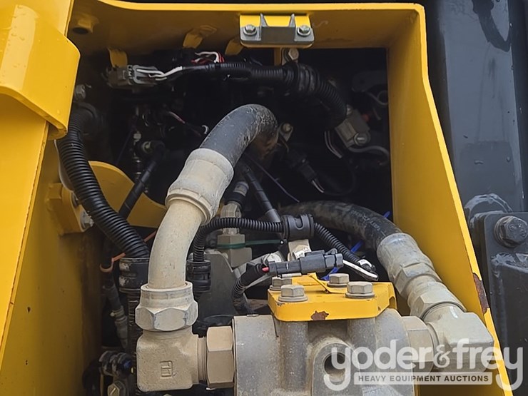 2022-komatsu-d61px-24-image-36