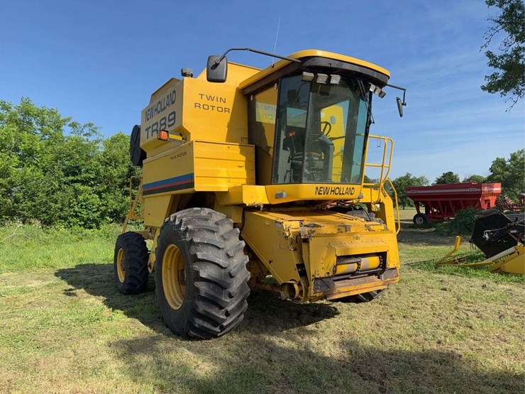 2002-new-holland-tr89-image-4