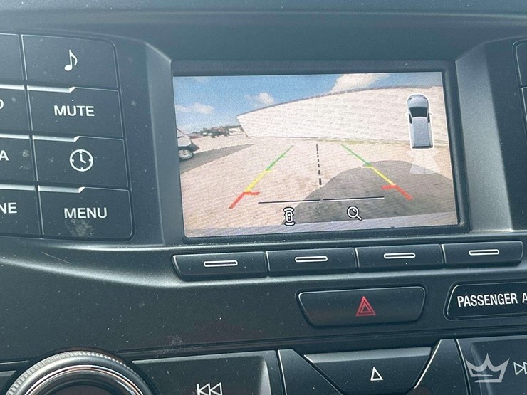 2016-ford-explorer-image-19