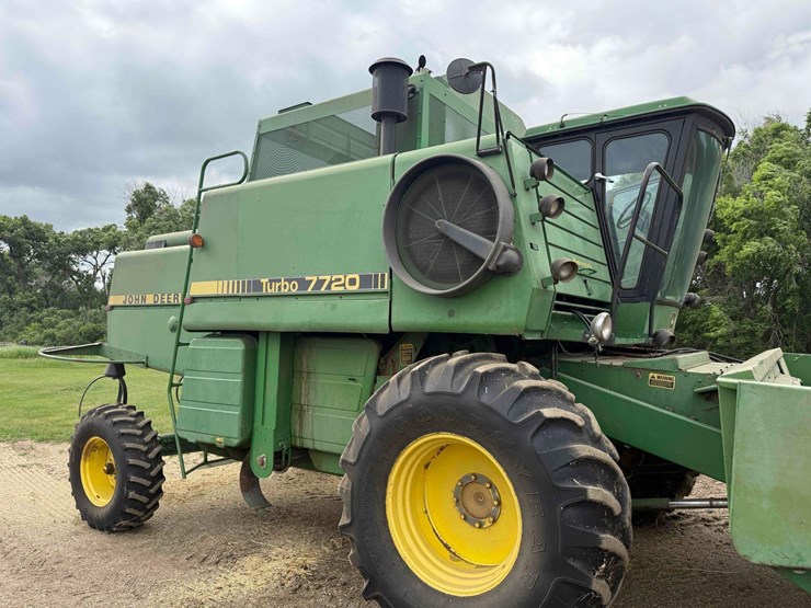 1982-john-deere-7720-image-5