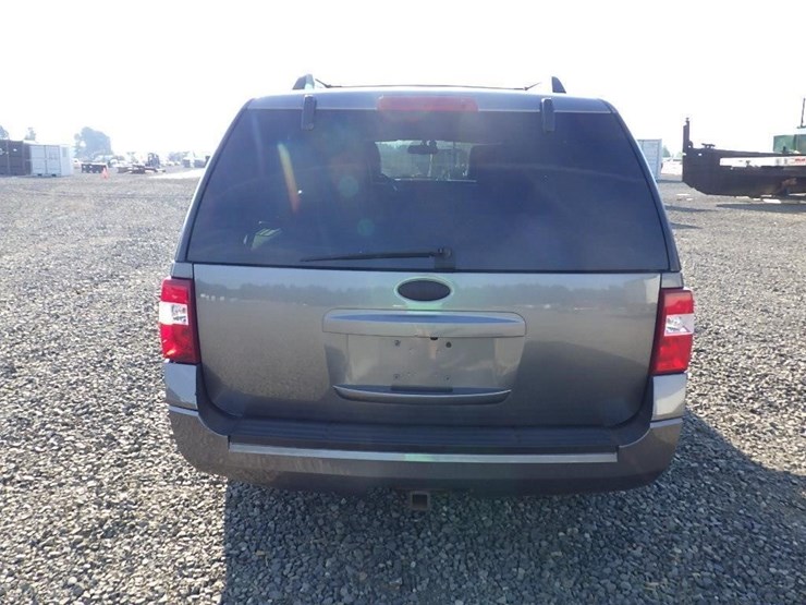 2010-ford-expedition-image-6