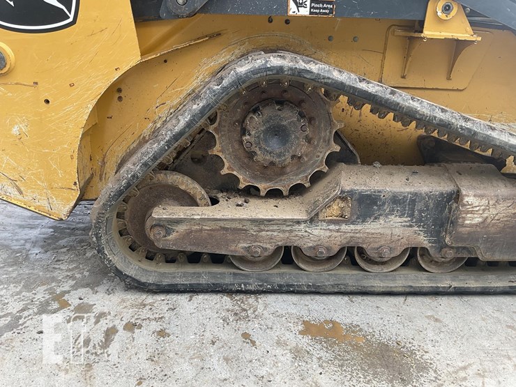 2017-deere-317g-image-10