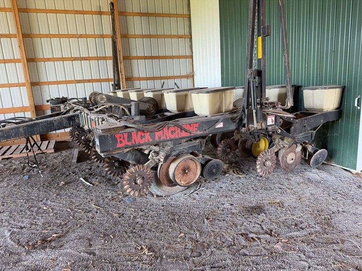 black-machine-12-13-image-2