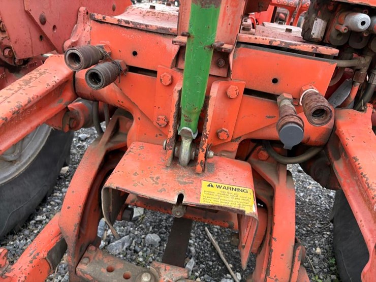 allis-chalmers-185-2wd-tractor-image-12