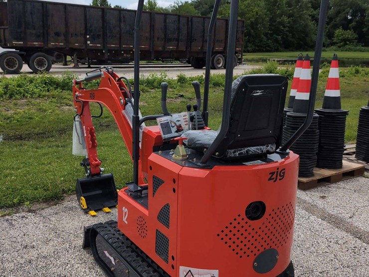 zjg-mini-excavator-zj-12---red---non-running-engine-issues-image-4