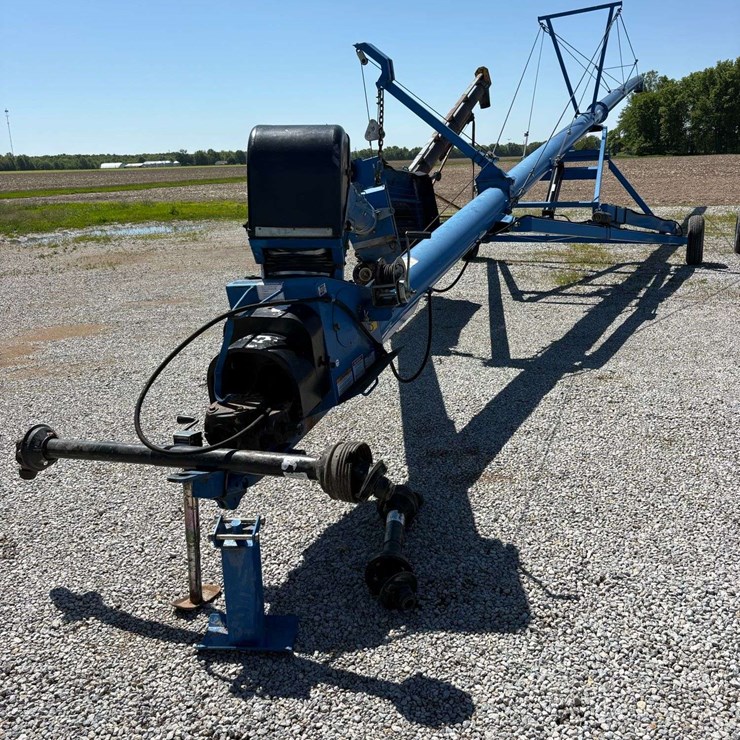 Brandt 1070 Swing Away Auger, 90 Degree Gar Box for side or front pto, 540pto, s/n- 111641