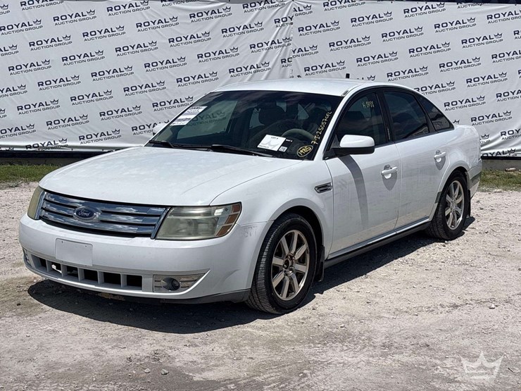 2008-ford-taurus-sedan-image-1